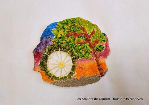 déco d'argile peinte réalisée en atelier d'arts plastiques avec les enfants Deco argile laine arts plastique enfant
